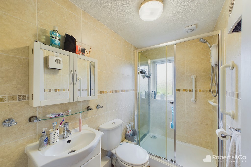 shower area in fulwood property, Longley close, letting agents in fulwood present this design