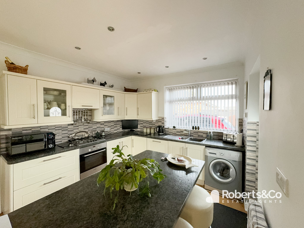 newland avenue full open kitchen property in pen wortham from estate agents