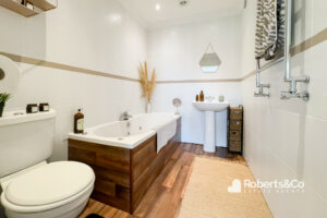 duddle lane property bathroom design - thanks to roberts letting agents