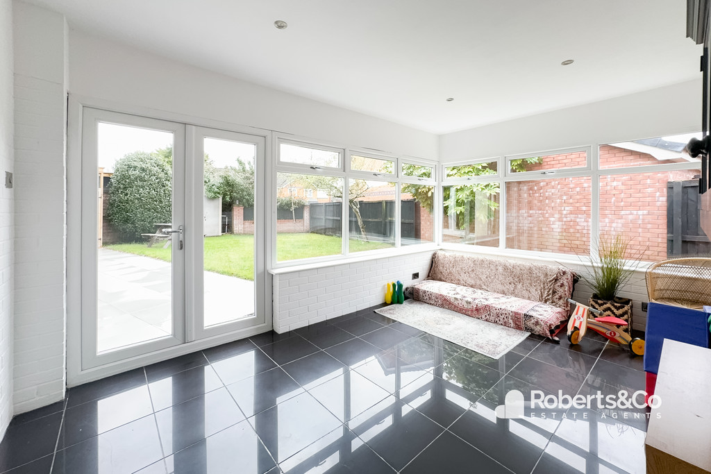 Conservatory on the duddle lane property in preston - bought by estate agents preston roberts