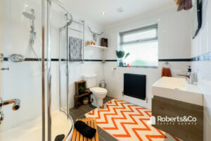 snazzy bathroom design in duddle lane property