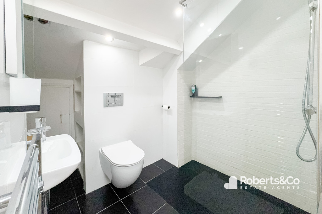 Clean and adequite bathroom in Ashton On Ribble, Preston, Victoria Parade