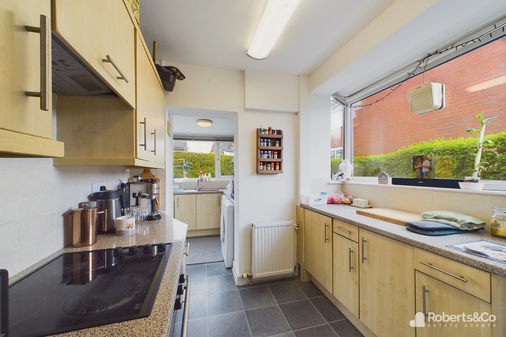 beige, old/modern hybrid kitchen from roberts lettings penwortham agents