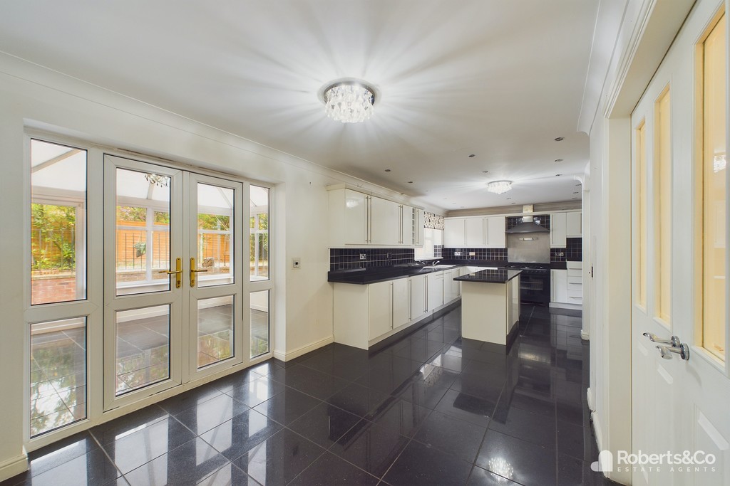 Handled by Roberts Estate Agents, this room is listed by Letting Agents and is perfect for individuals aiming to rent my home in Farington Moss