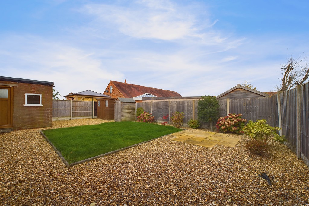 backgarden and sheds, house in Penwortham