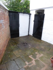 outdoor area, property in Broadgate