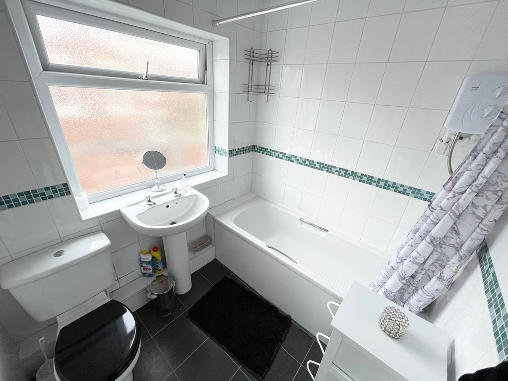 bathroom, home for sale Preston