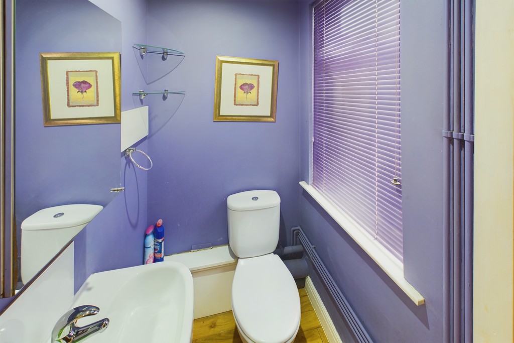 bathroom, property in Preston