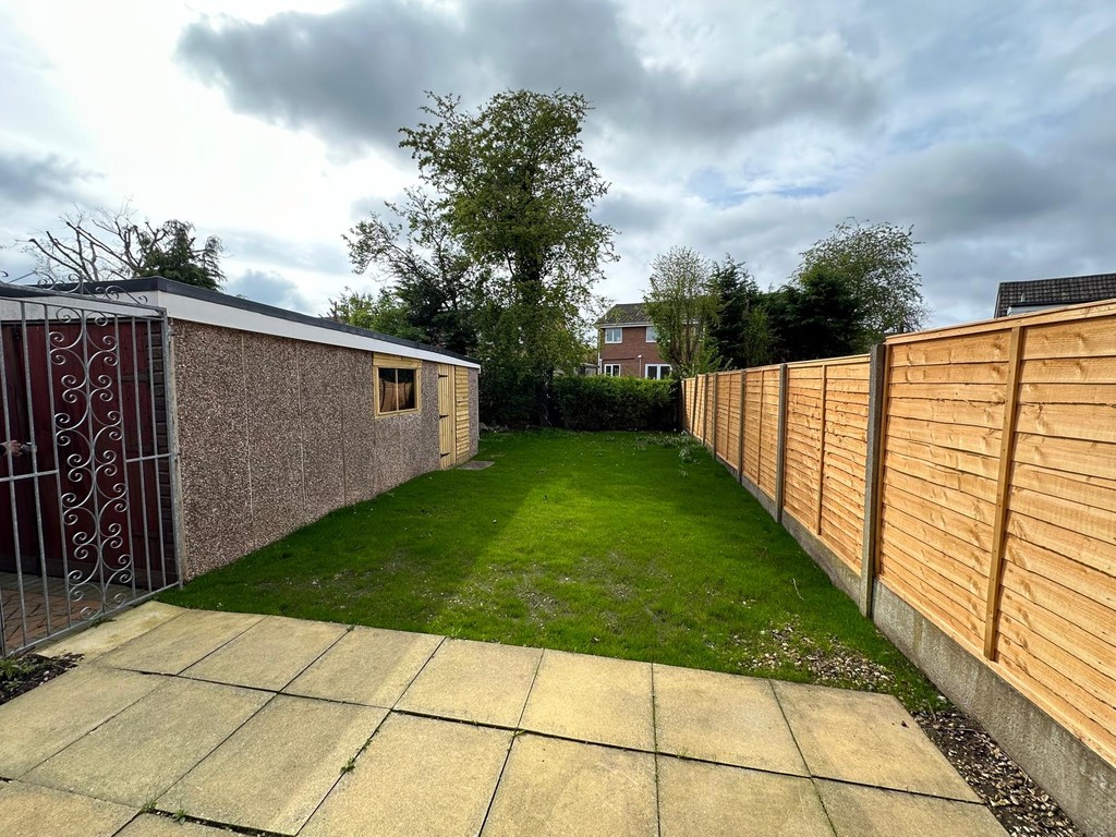 garden and shed, house for sale Penwortham