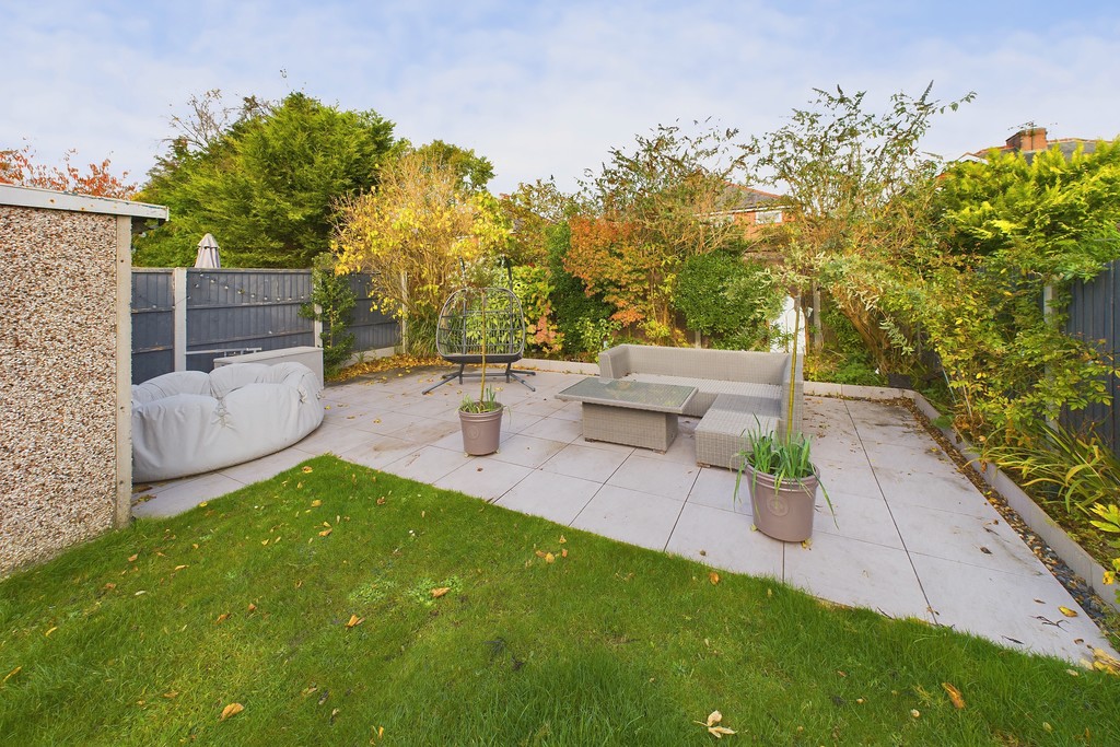 garden and outdoor living area, house in Penwortham